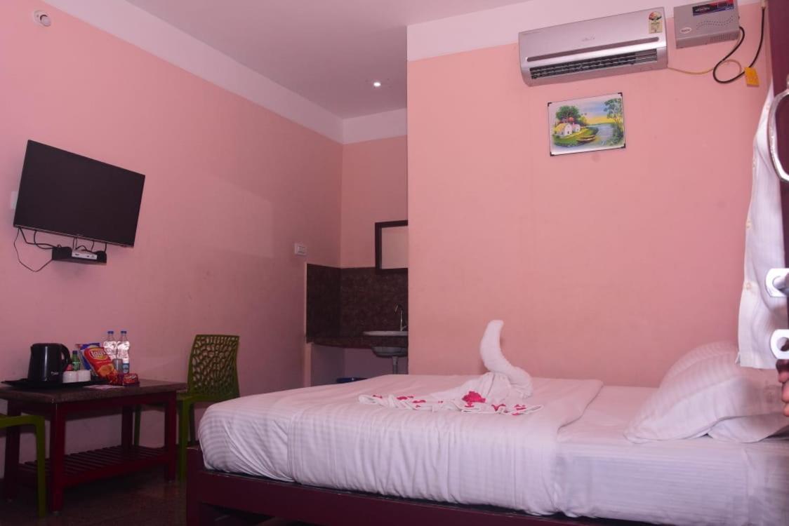 Selvasi Beach Cottage Auroville Exterior photo