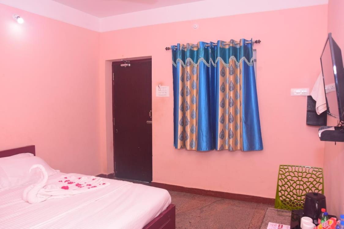 Selvasi Beach Cottage Auroville Exterior photo