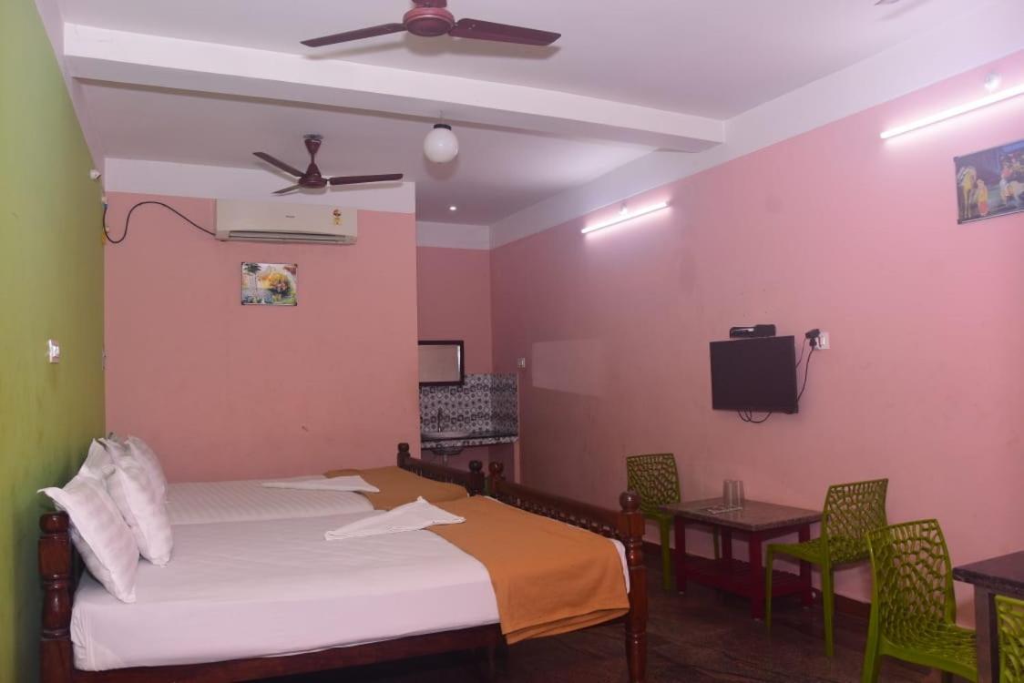 Selvasi Beach Cottage Auroville Exterior photo